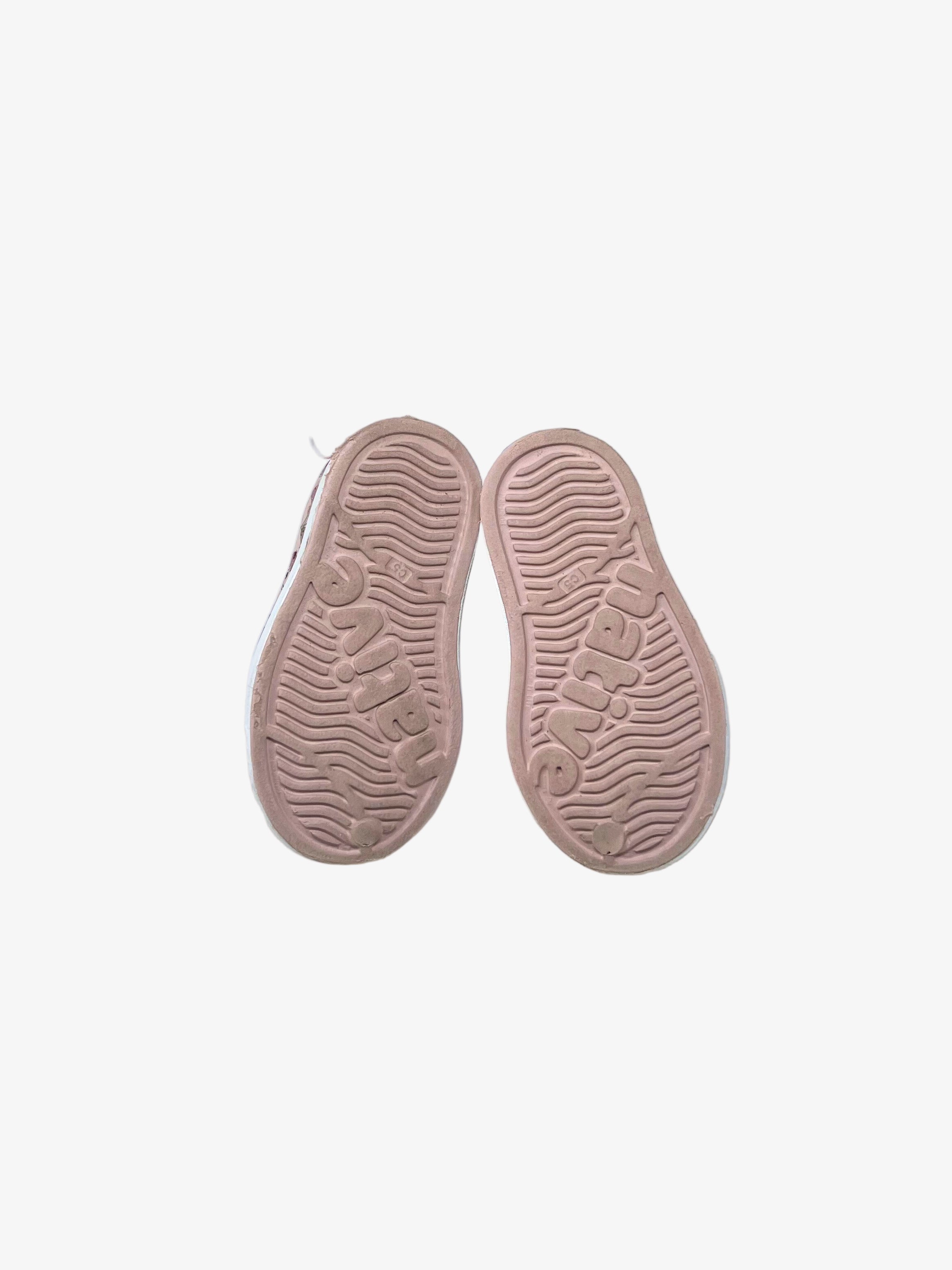 Native Shoes – Size C5