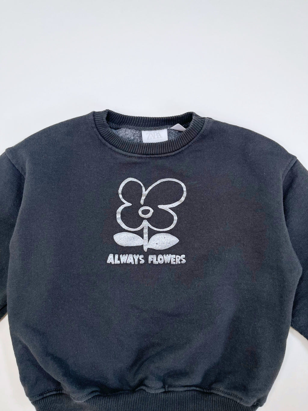 Zara – Sweatshirt (Size 4–5 years)