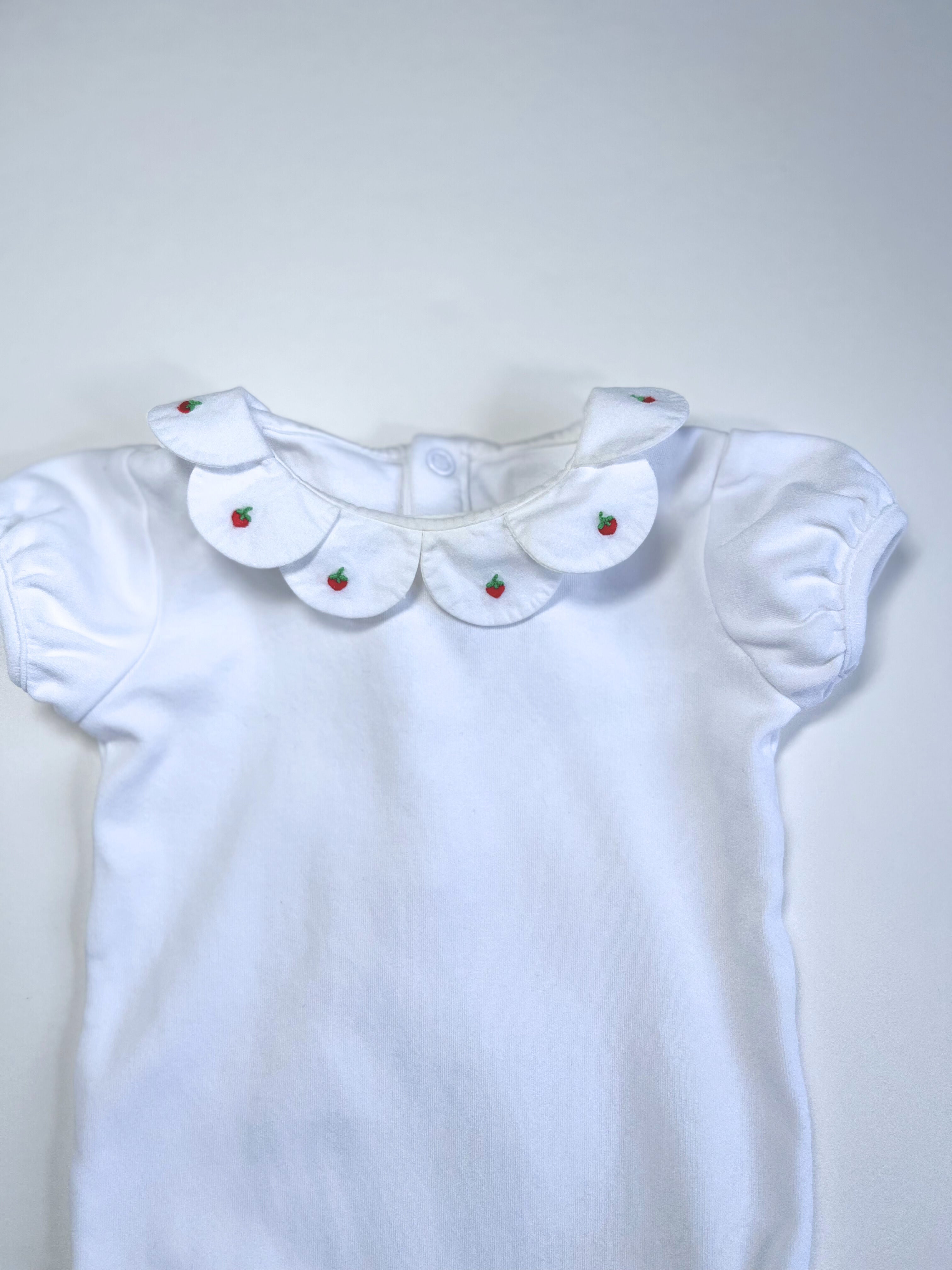 Jacadi – Short-Sleeve Onesie with Embroidered Collar (Size 6 months / 67 cm, runs small)